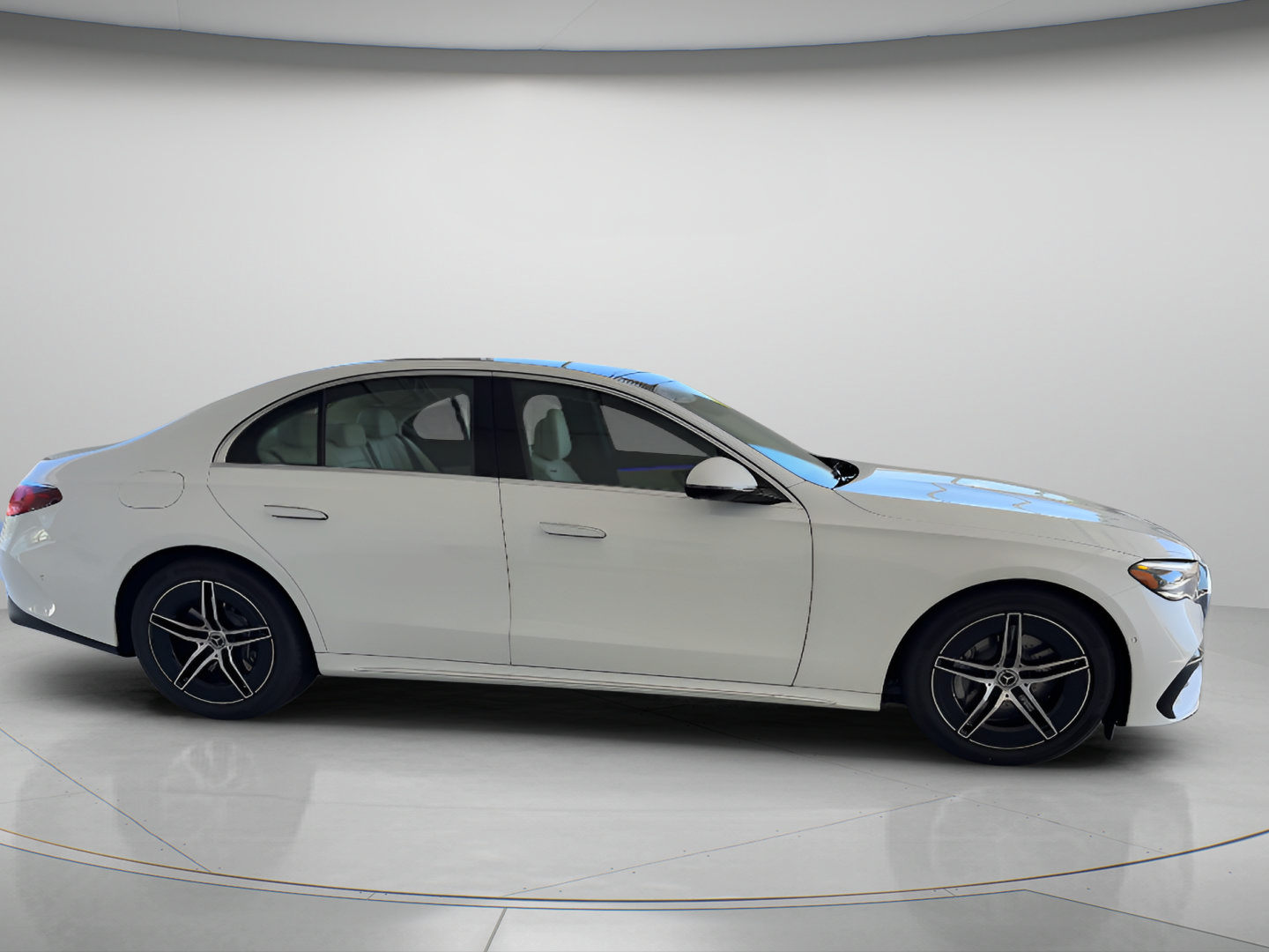 New 2026 Mercedes-Benz E 450 4MATIC Sedan image 4