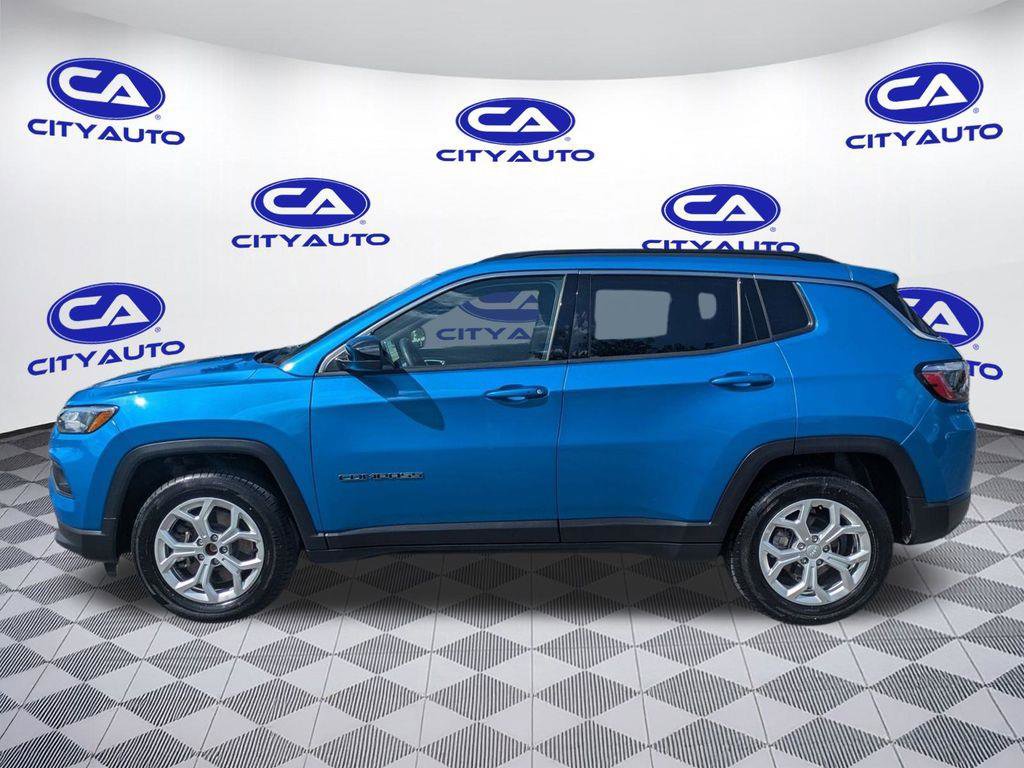 Used 2024 Jeep Compass Latitude image 6