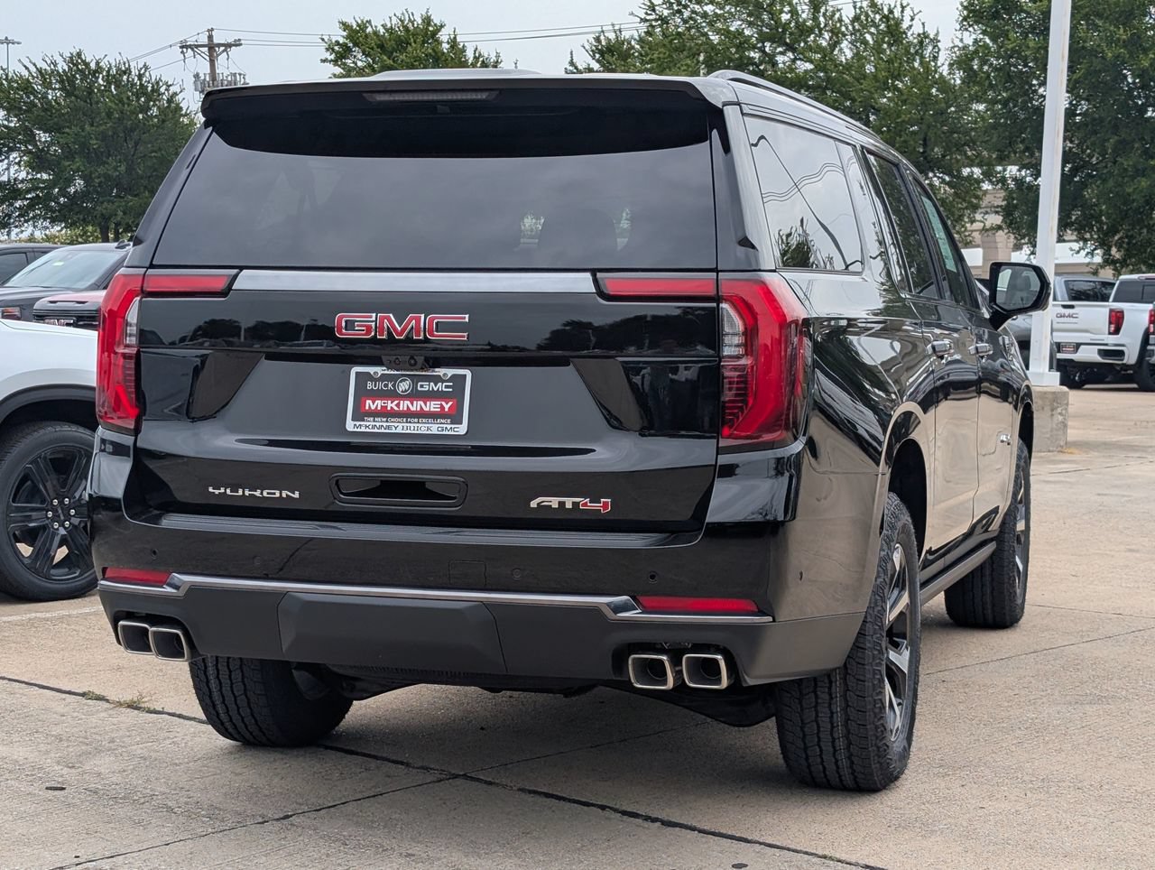 New 2026 GMC Yukon XL AT4 w/ AT4 Premium Package AWD/4WD image 4