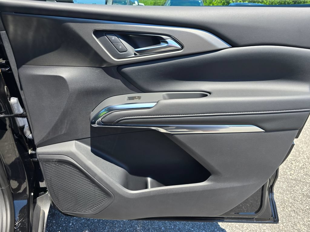 New 2026 Chevrolet Traverse LT w/ Driver Confidence Package FWD image 37