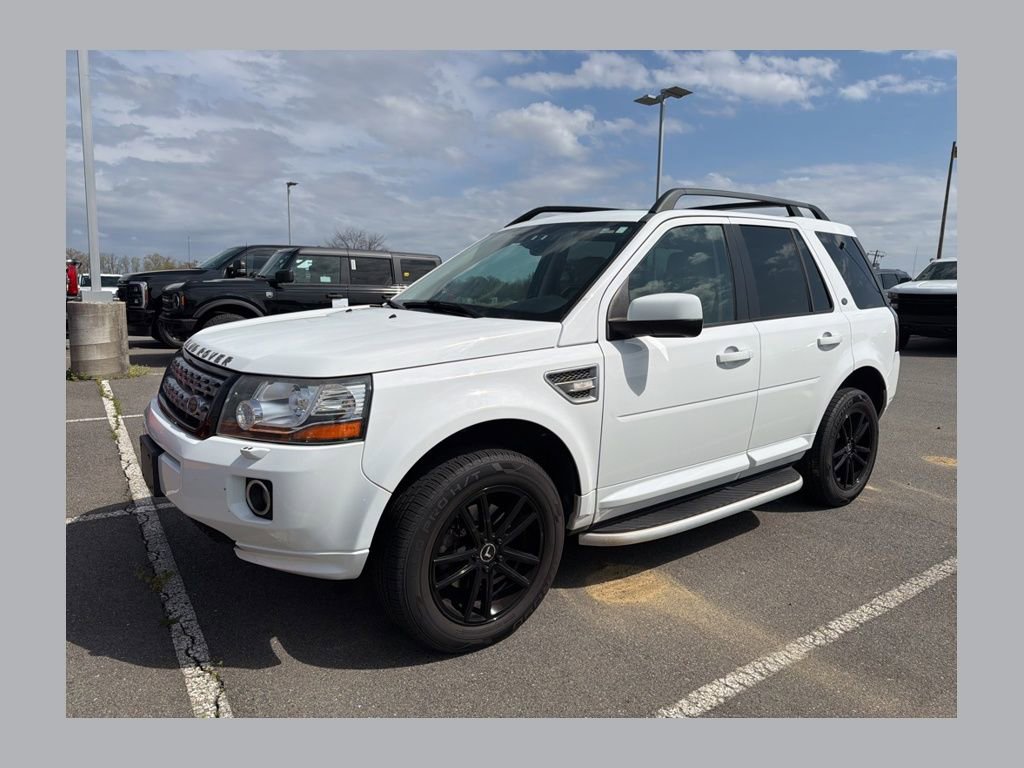 Used 2014 Land Rover LR2 image 1