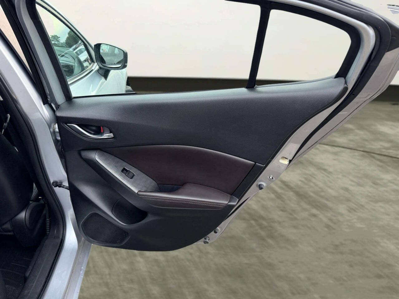 Used 2018 MAZDA MAZDA3 Touring FWD image 23