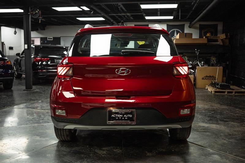 Used 2021 Hyundai Venue SEL image 6
