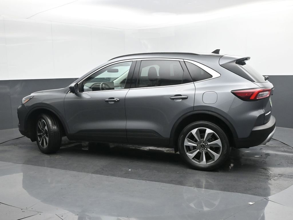 Used 2024 Ford Escape Platinum image 3