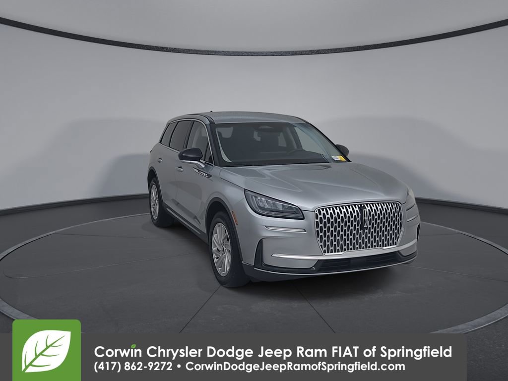Used 2023 Lincoln Corsair AWD w/ Towing Package image 4