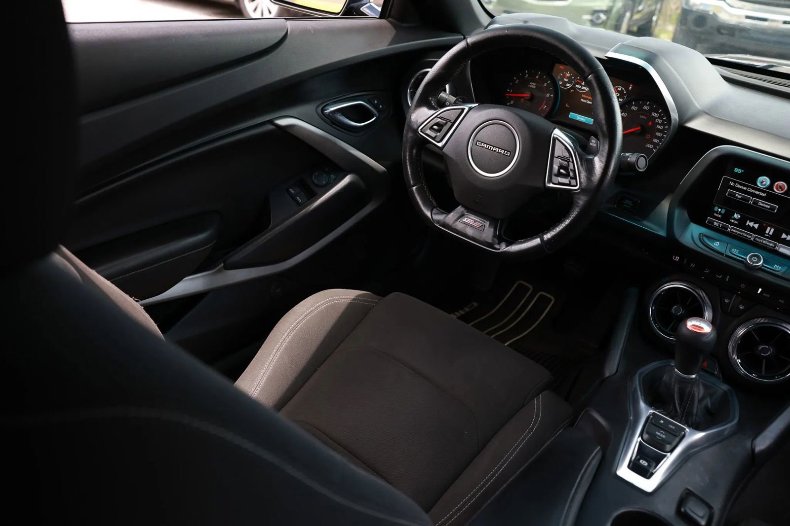 Used 2016 Chevrolet Camaro SS RWD image 12