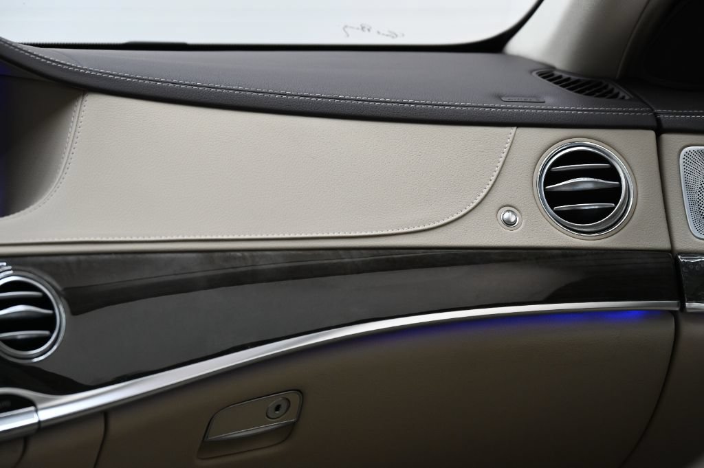 Used 2016 Mercedes-Benz S 550 Sedan image 32
