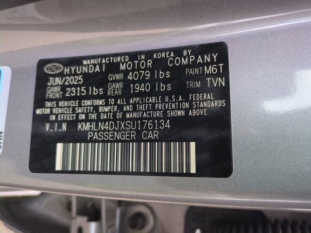 Used 2025 Hyundai Elantra Limited image 26