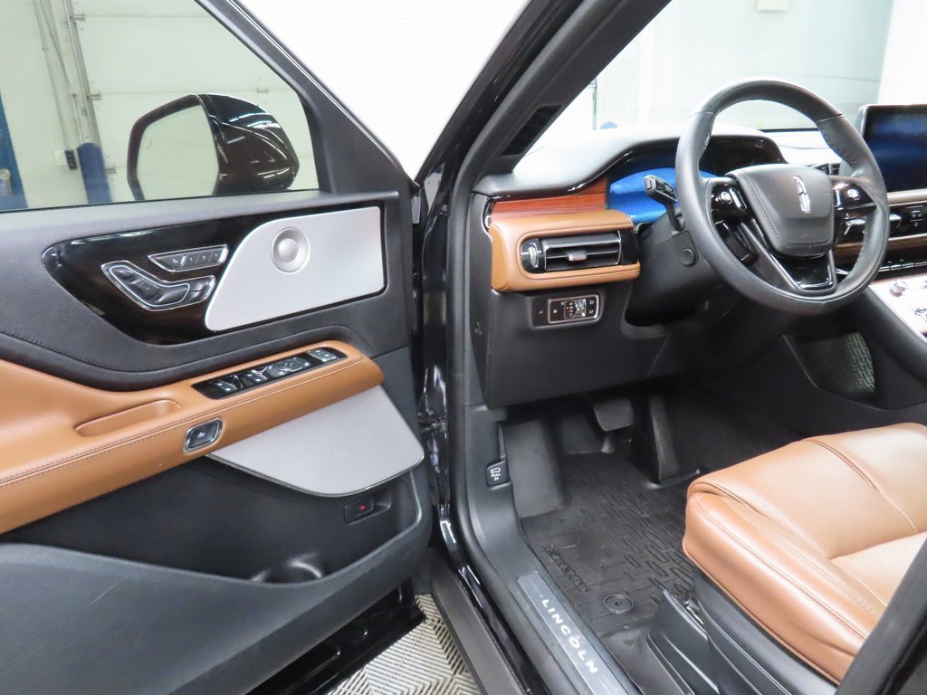 Used 2023 Lincoln Aviator Reserve w/ Equipment Group 201A image 44