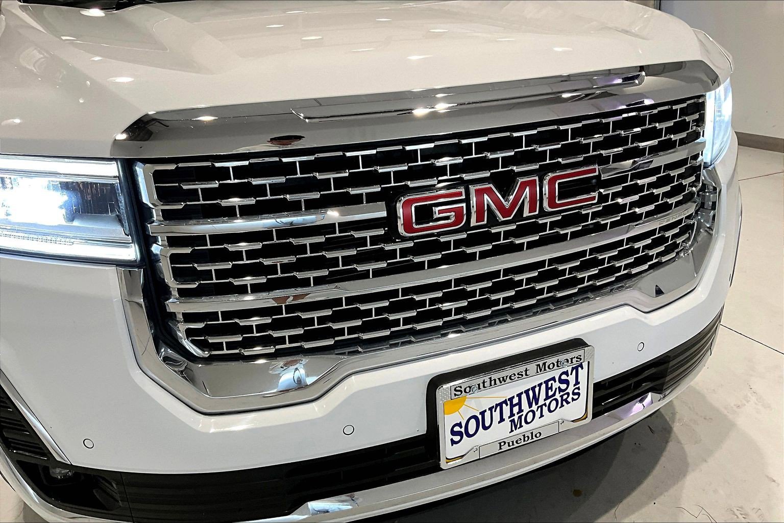 Used 2023 GMC Acadia Denali AWD/4WD image 32