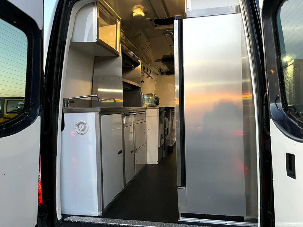 Used 2020 Mercedes-Benz Sprinter 4500 image 30