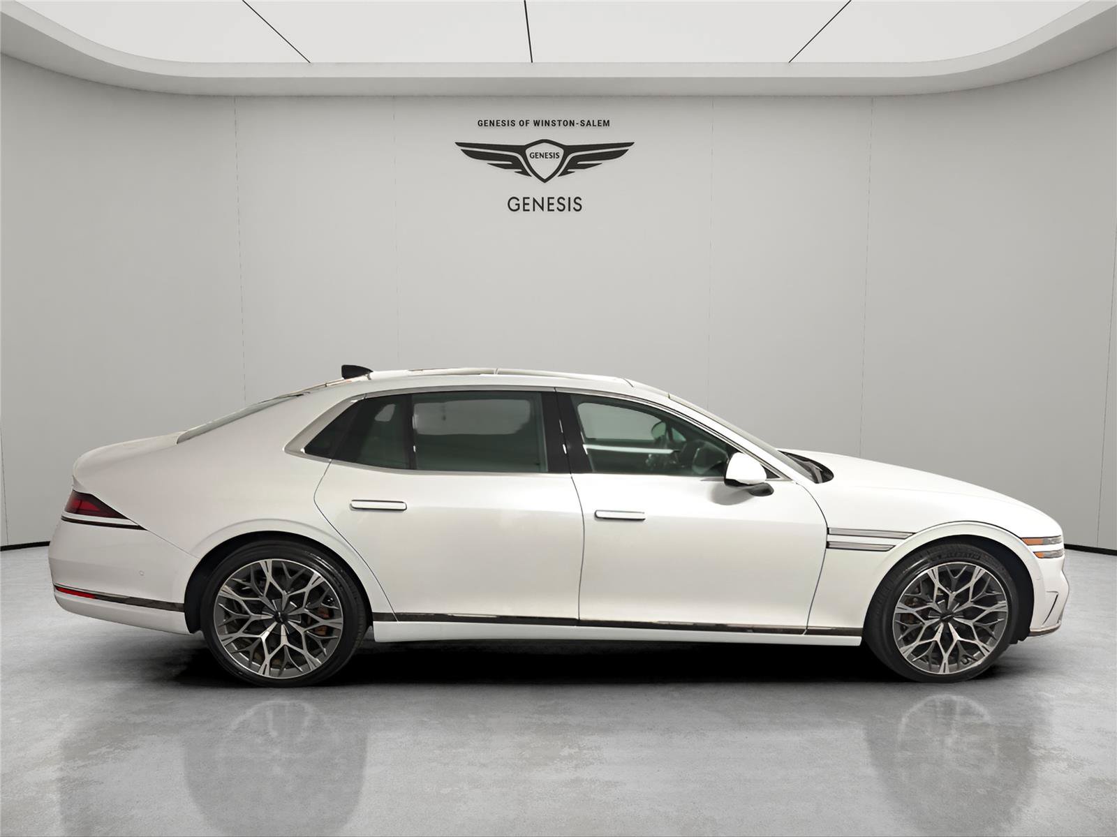 Used 2025 Genesis G90 3.5T AWD/4WD image 6
