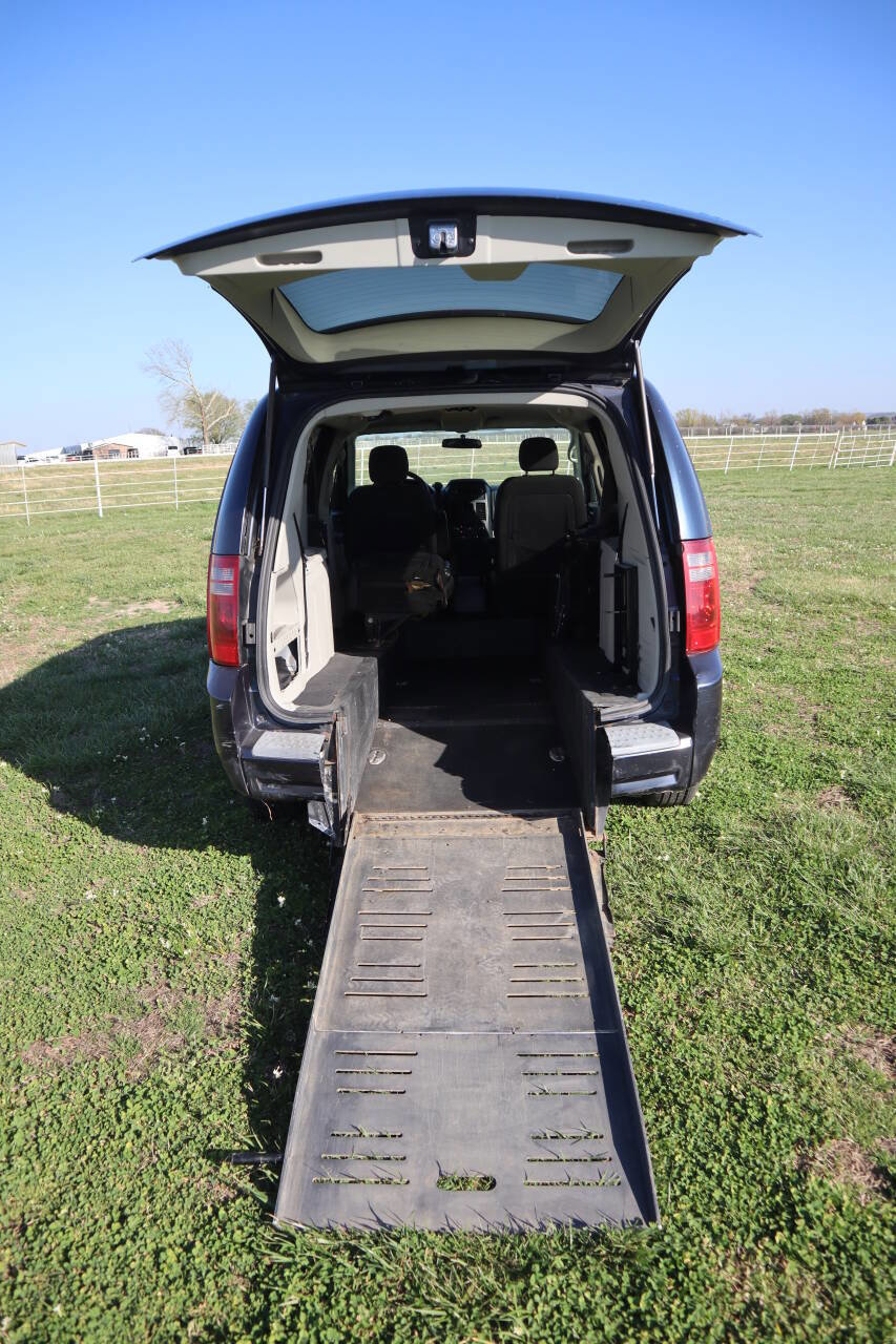 Used 2009 Dodge Grand Caravan SE w/ Climate Group image 10