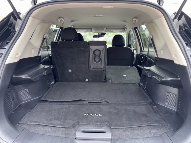 Used 2019 Nissan Rogue S w/ Special Edition Package FWD image 11