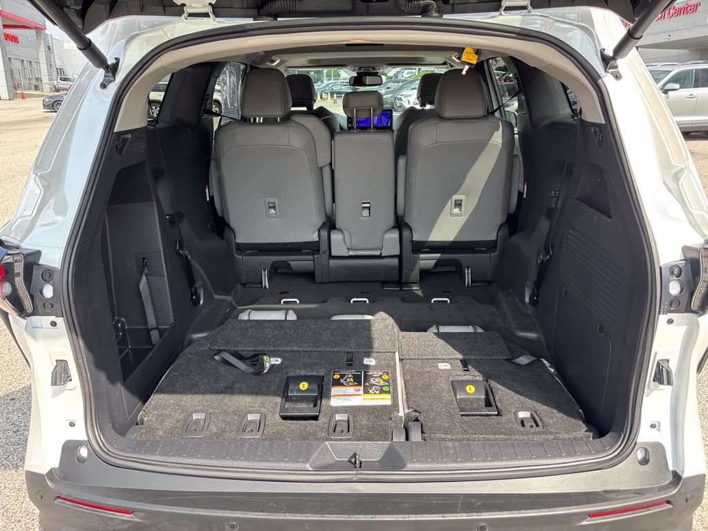 Certified 2026 Toyota Sienna XLE FWD image 47