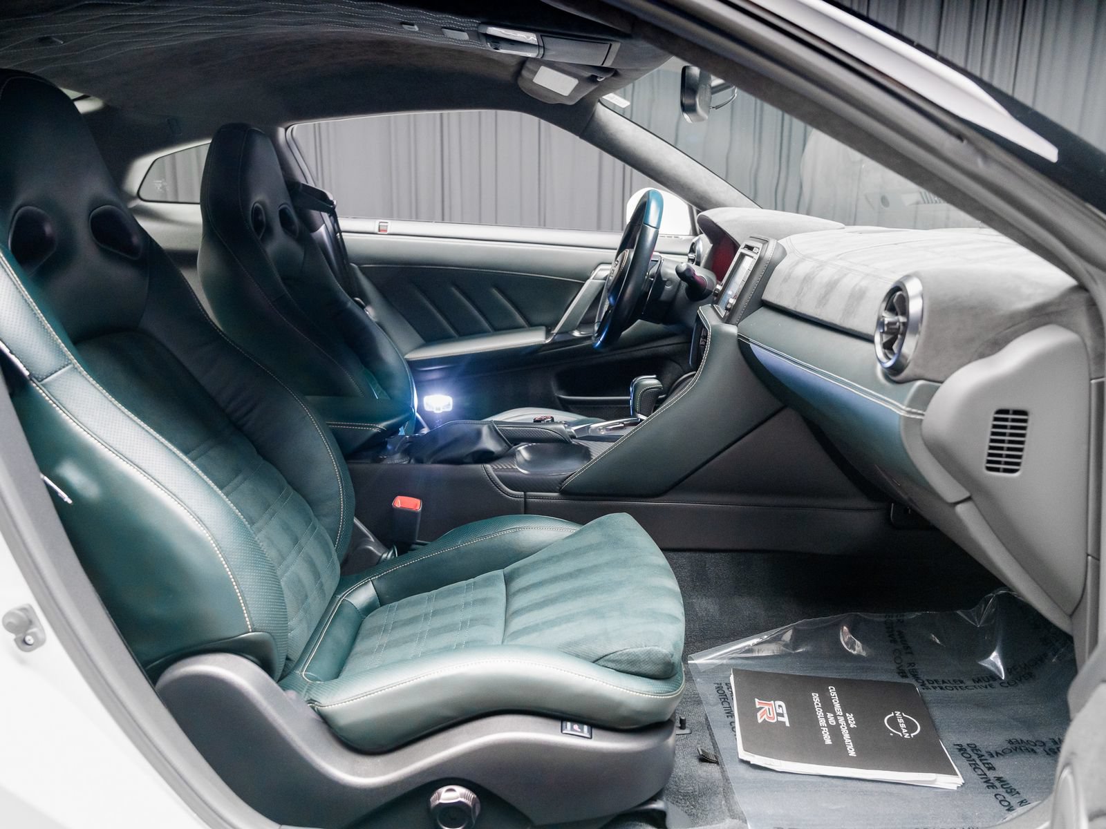 Used 2024 Nissan GT-R w/ Floor Mat Package AWD/4WD image 61