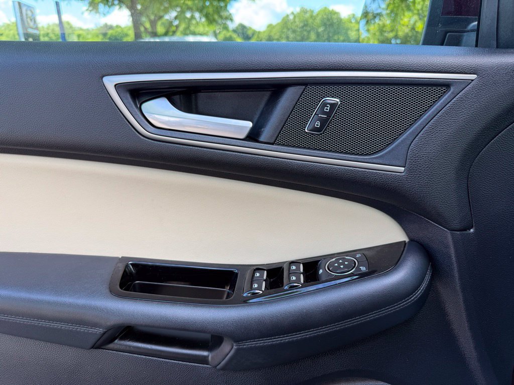 Used 2019 Ford Edge SEL w/ Equipment Group 201A AWD/4WD image 18