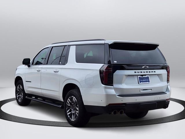 Used 2025 Chevrolet Suburban Z71 AWD/4WD image 3