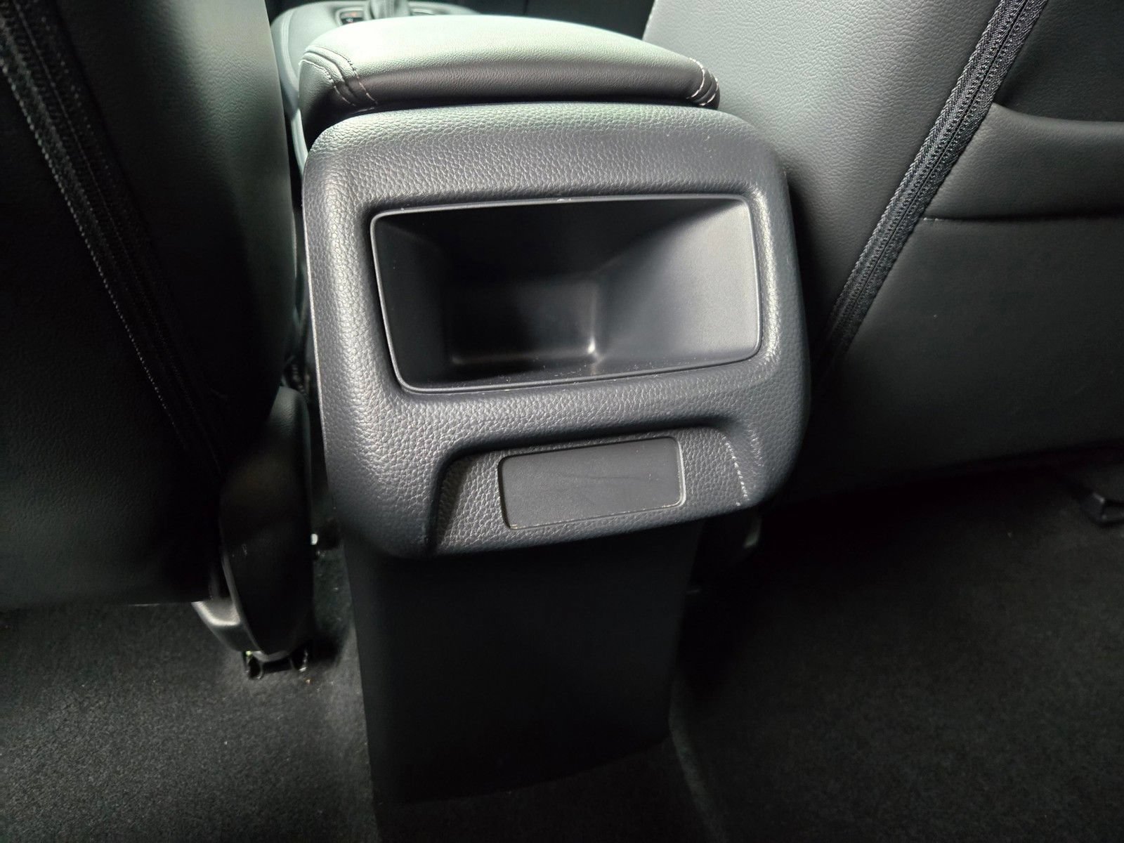 Used 2025 Honda HR-V EX-L image 11