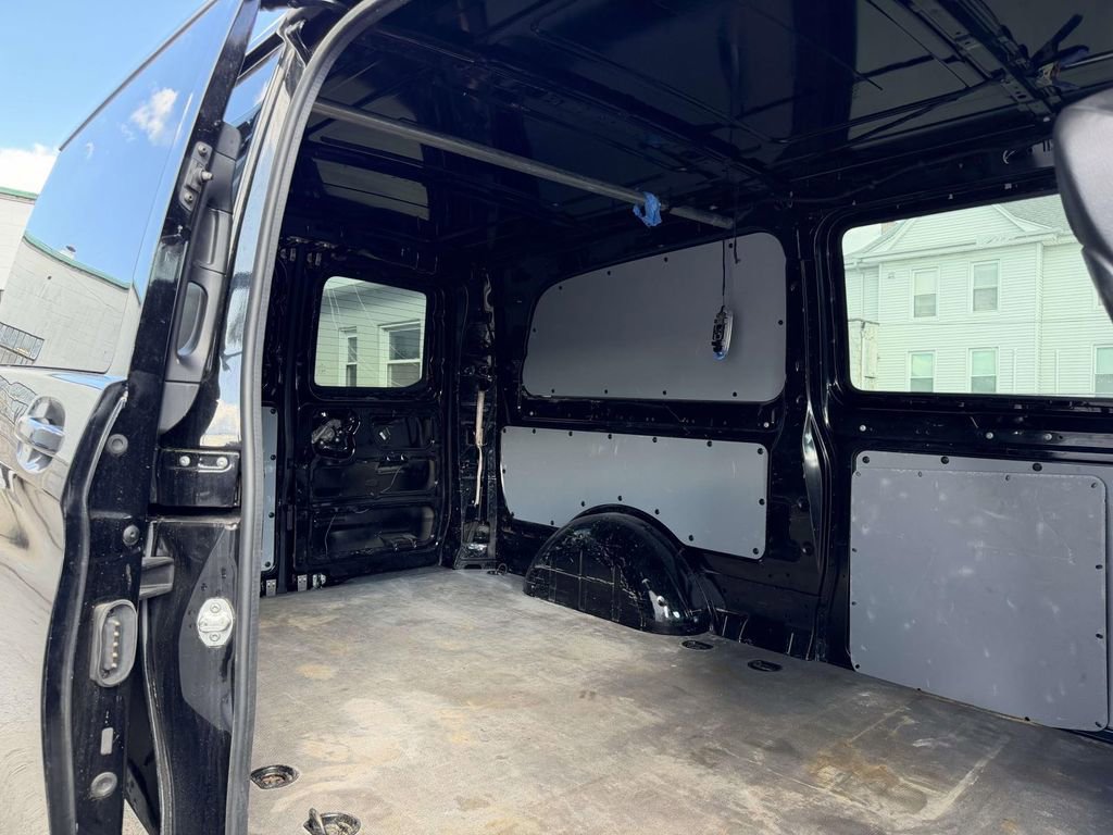 Used 2021 Mercedes-Benz Metris image 12