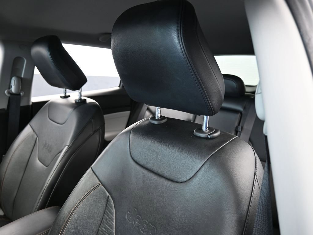 Used 2022 Jeep Compass Limited image 16