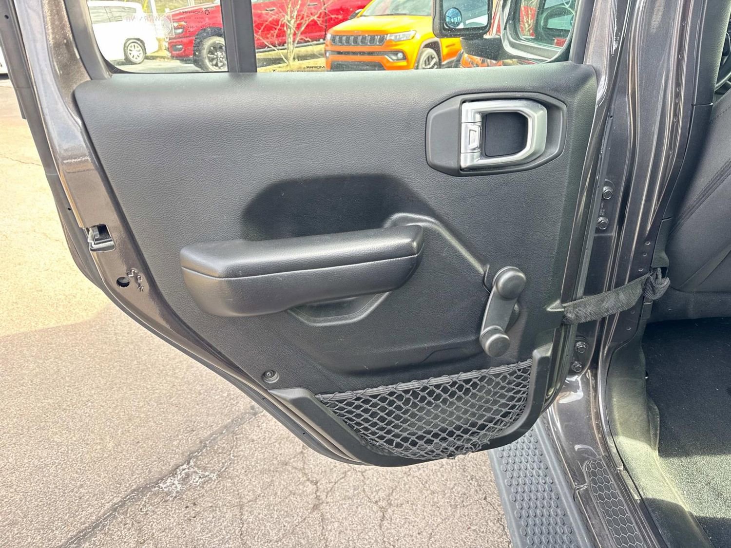 Used 2018 Jeep Wrangler Unlimited Sport image 13