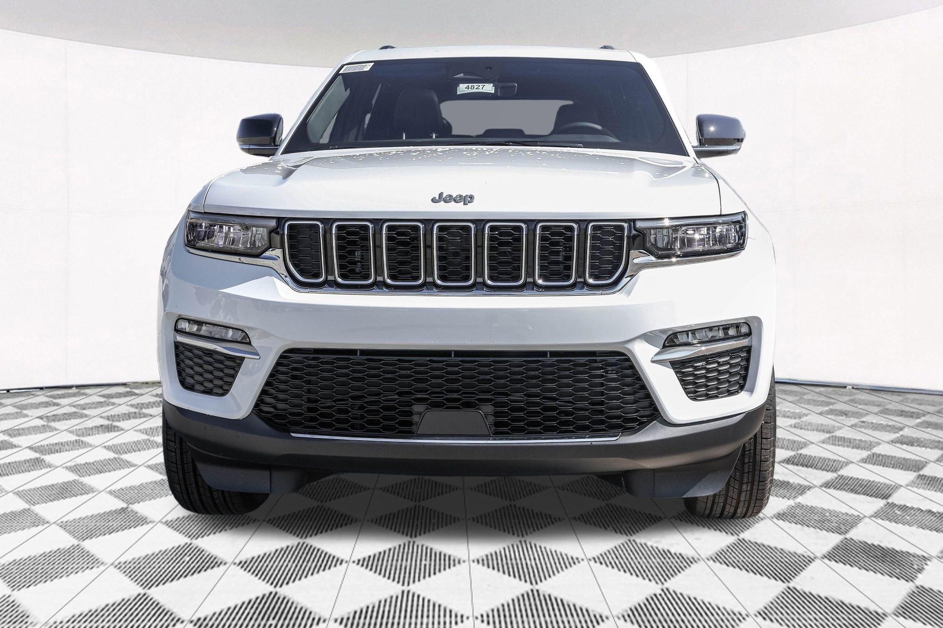 New 2025 Jeep Grand Cherokee Limited image 8