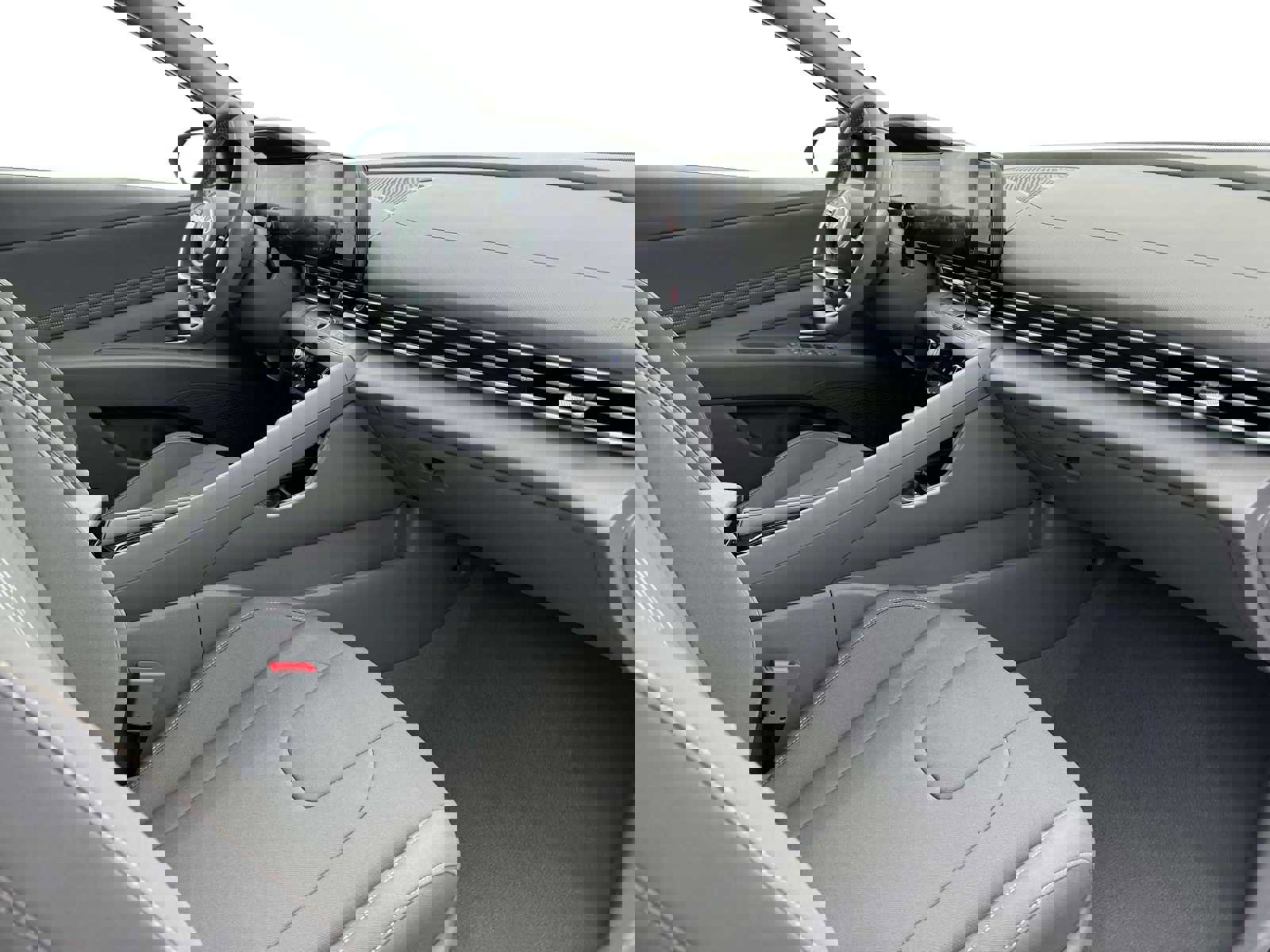 Used 2025 Hyundai Elantra SEL image 15