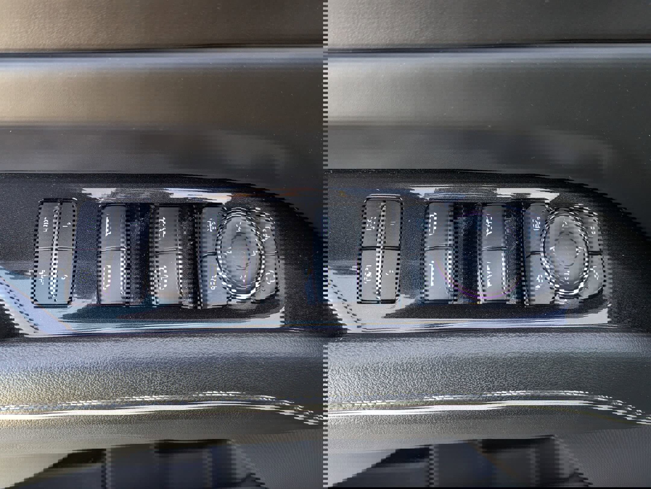 Used 2023 Cadillac Escalade Sport Platinum w/ Heavy-Duty Trailer Package image 22