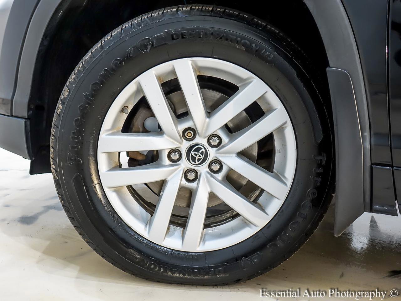 Used 2016 Toyota Highlander LE AWD/4WD image 12