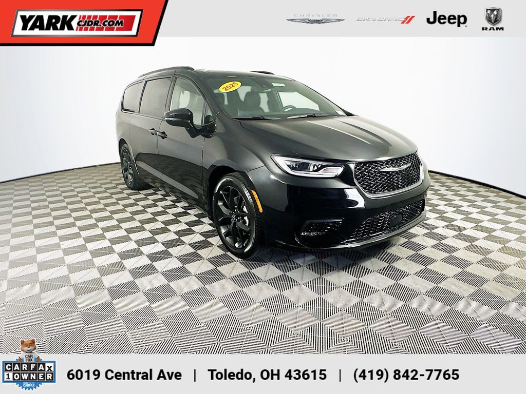 Certified 2025 Chrysler Pacifica Limited