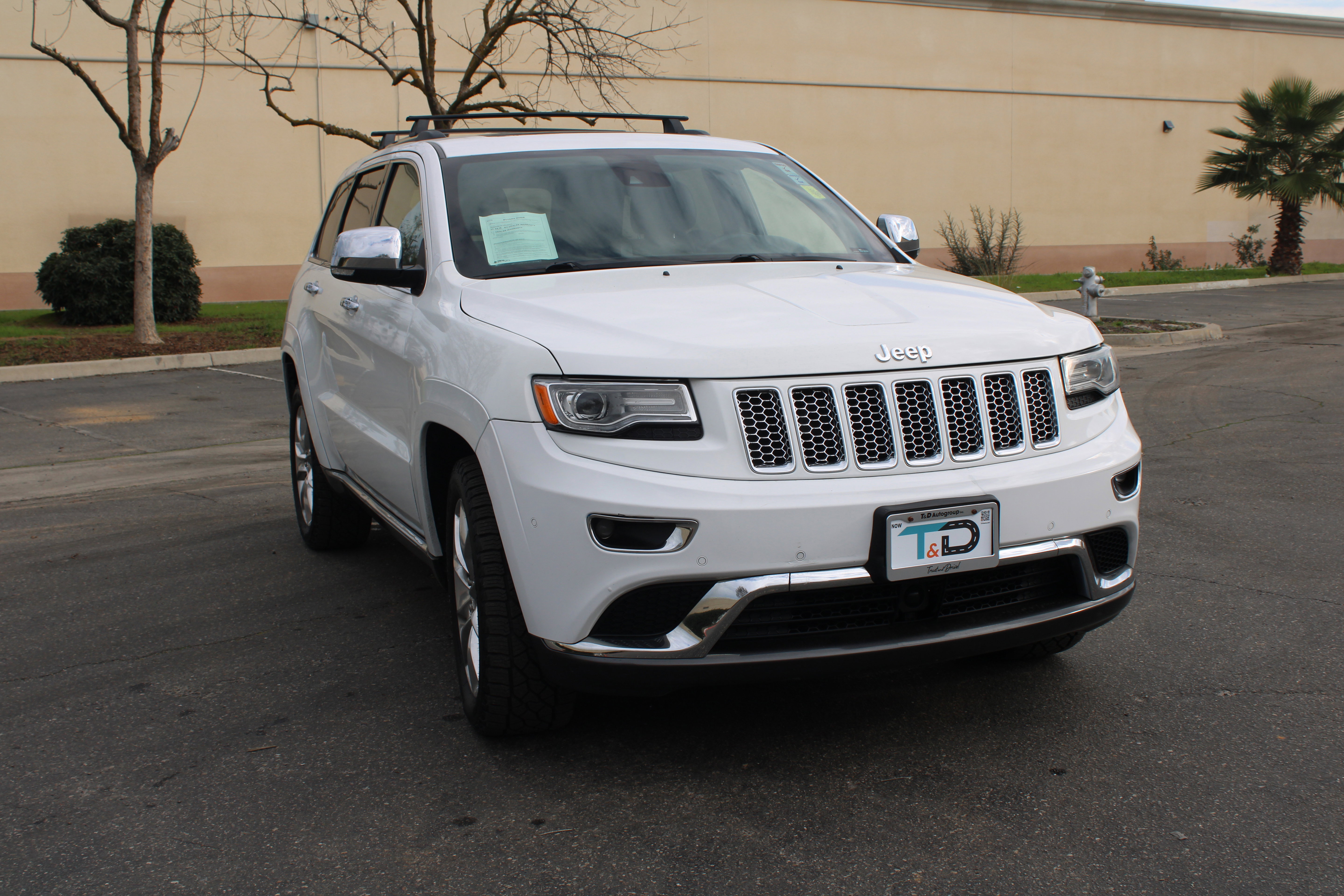 Used 2014 Jeep Grand Cherokee Summit AWD/4WD image 3