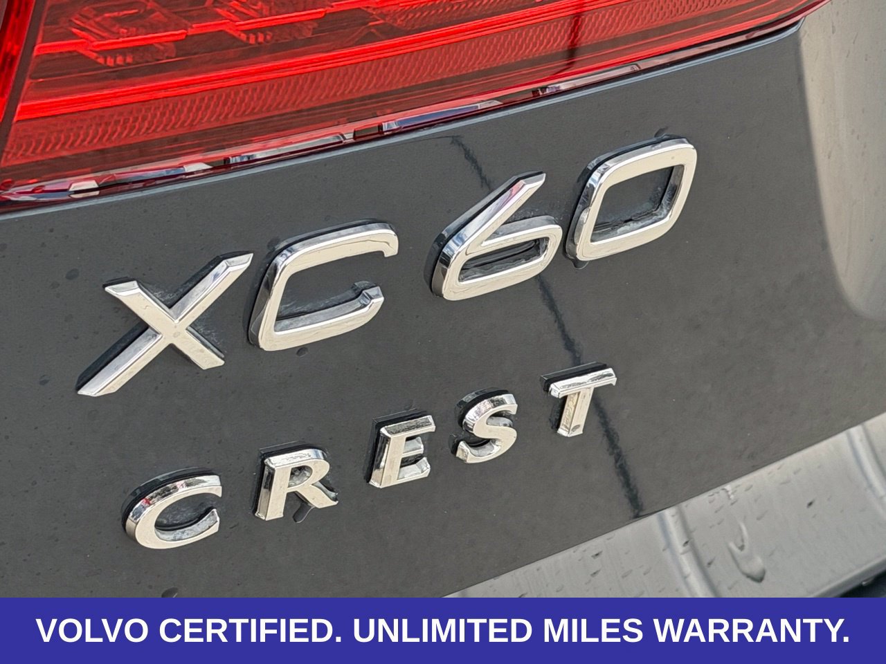 Certified 2025 Volvo XC60 T8 Plus w/ Protection Package Premier AWD/4WD image 12
