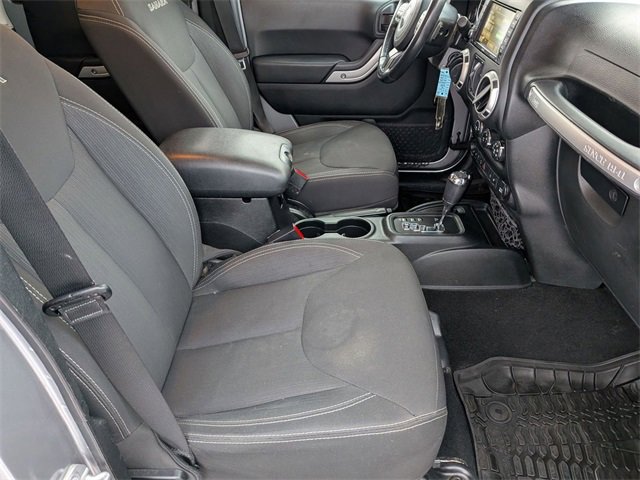 Used 2018 Jeep Wrangler Unlimited Sahara w/ Connectivity Group image 27