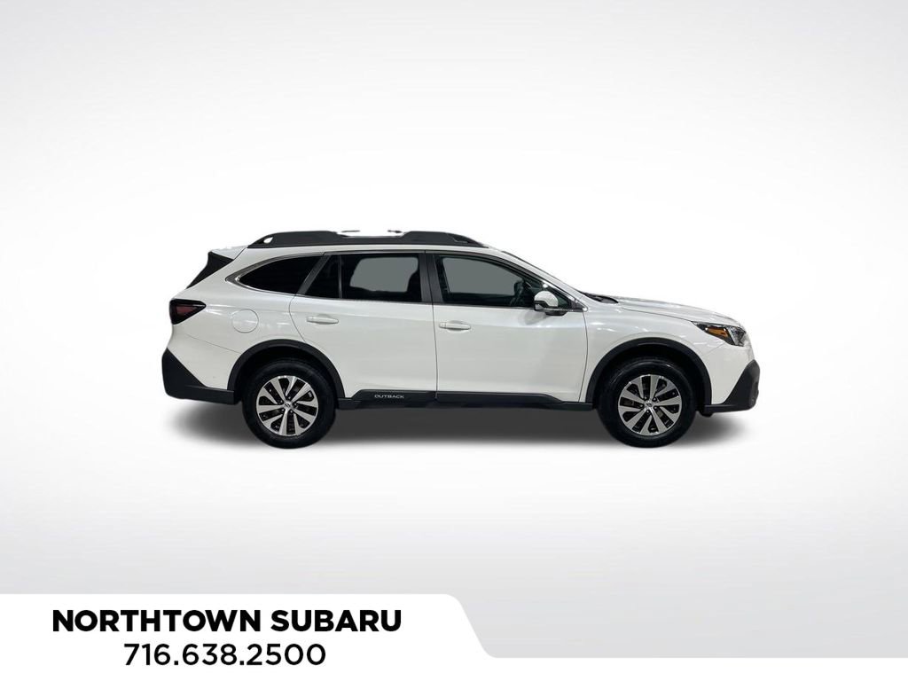 Used 2022 Subaru Outback Premium image 5