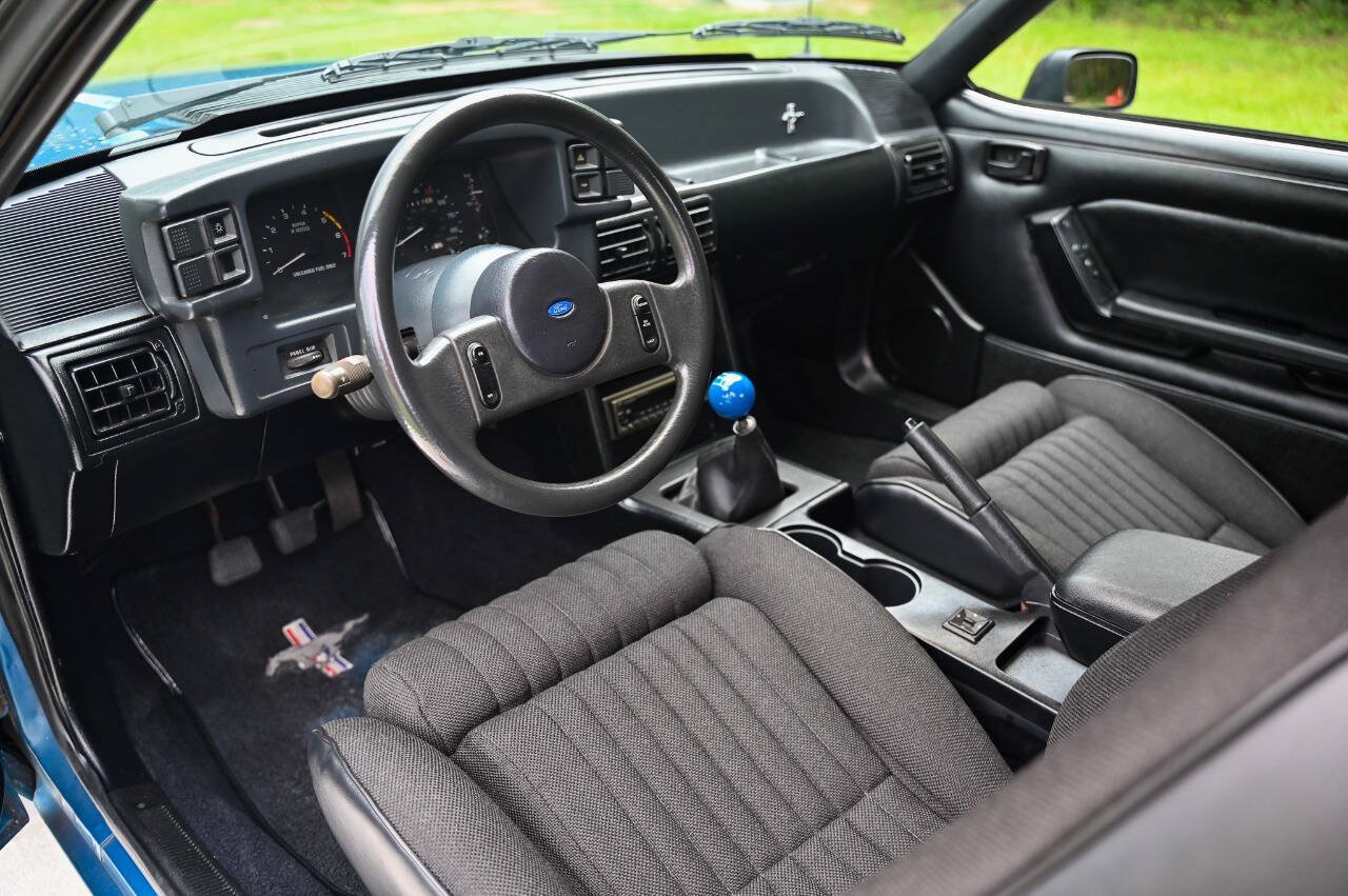 Used 1989 Ford Mustang LX RWD image 3