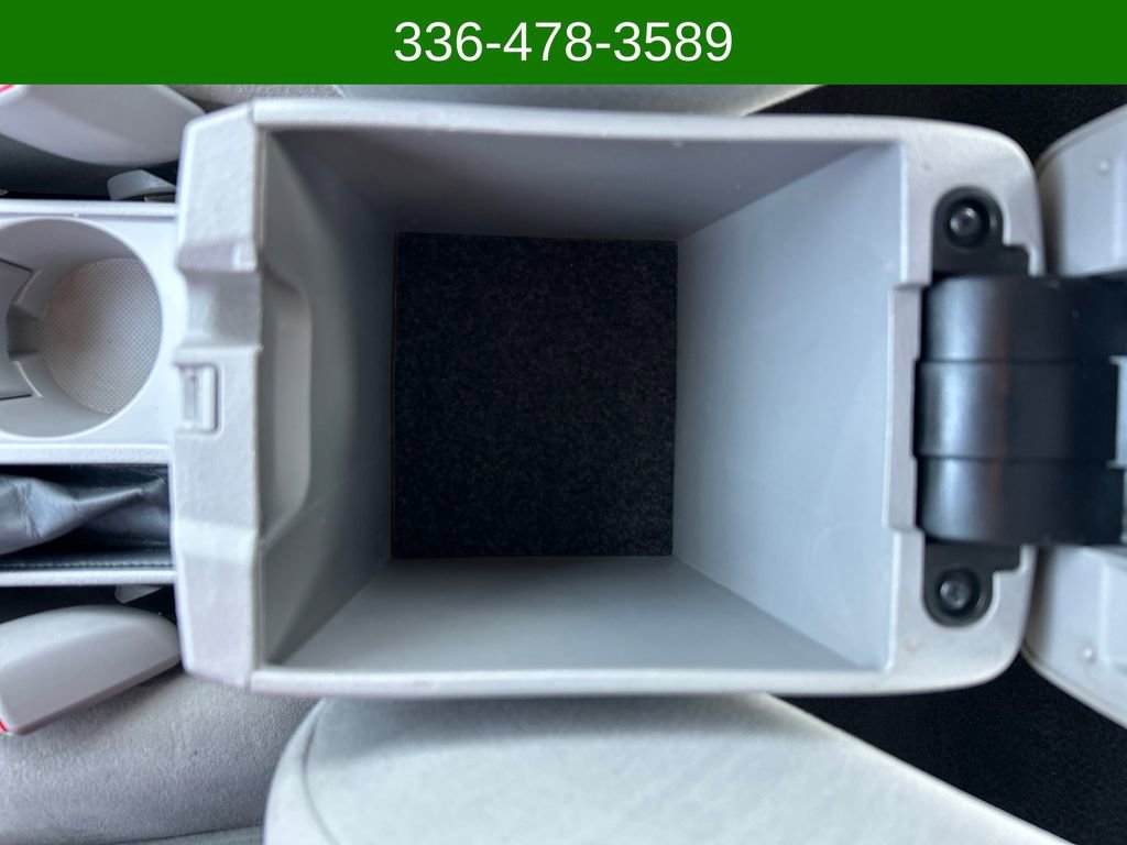 Used 2013 Toyota Corolla LE image 23