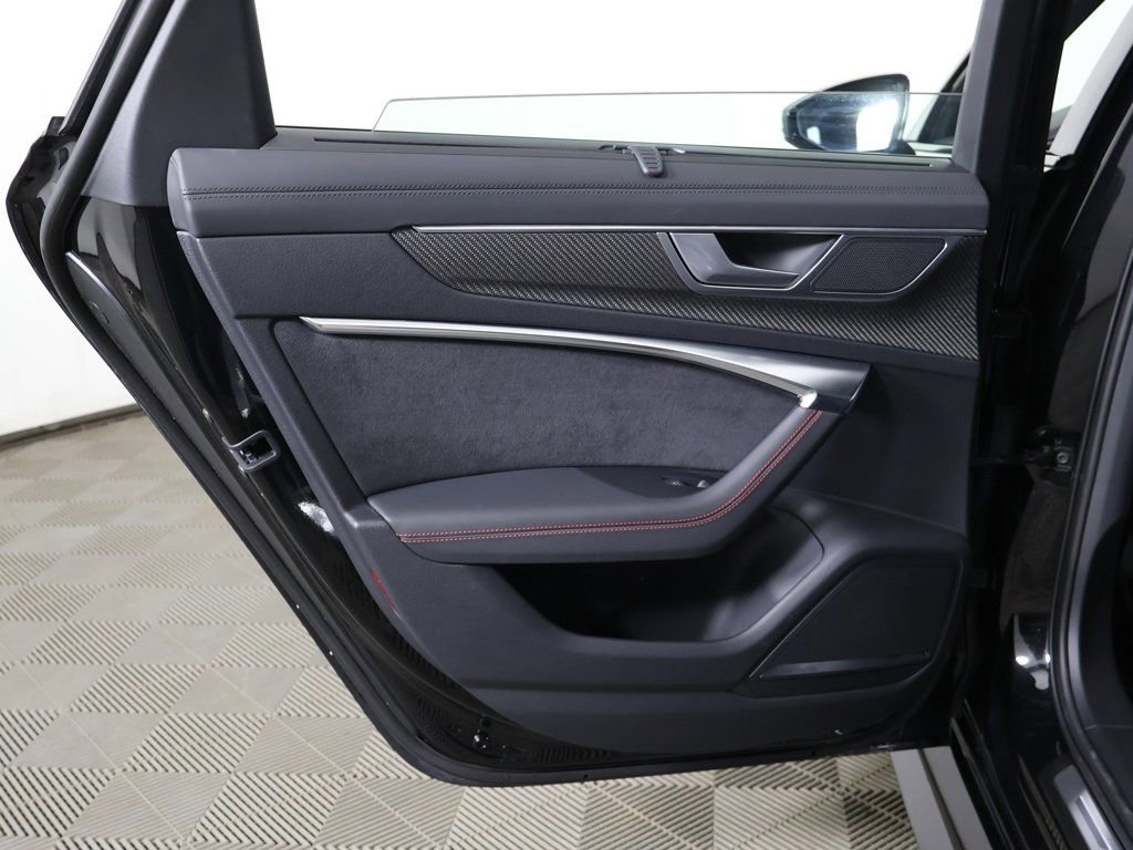 Used 2025 Audi RS 6 performance image 28