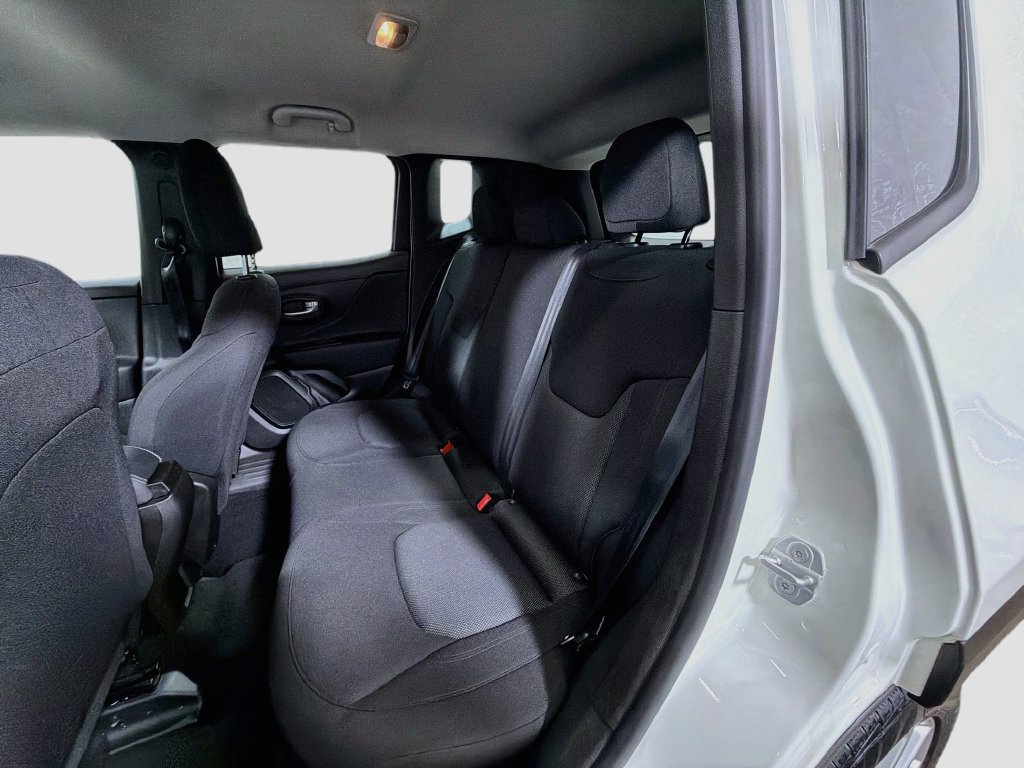 Used 2023 Jeep Renegade Latitude AWD/4WD image 24