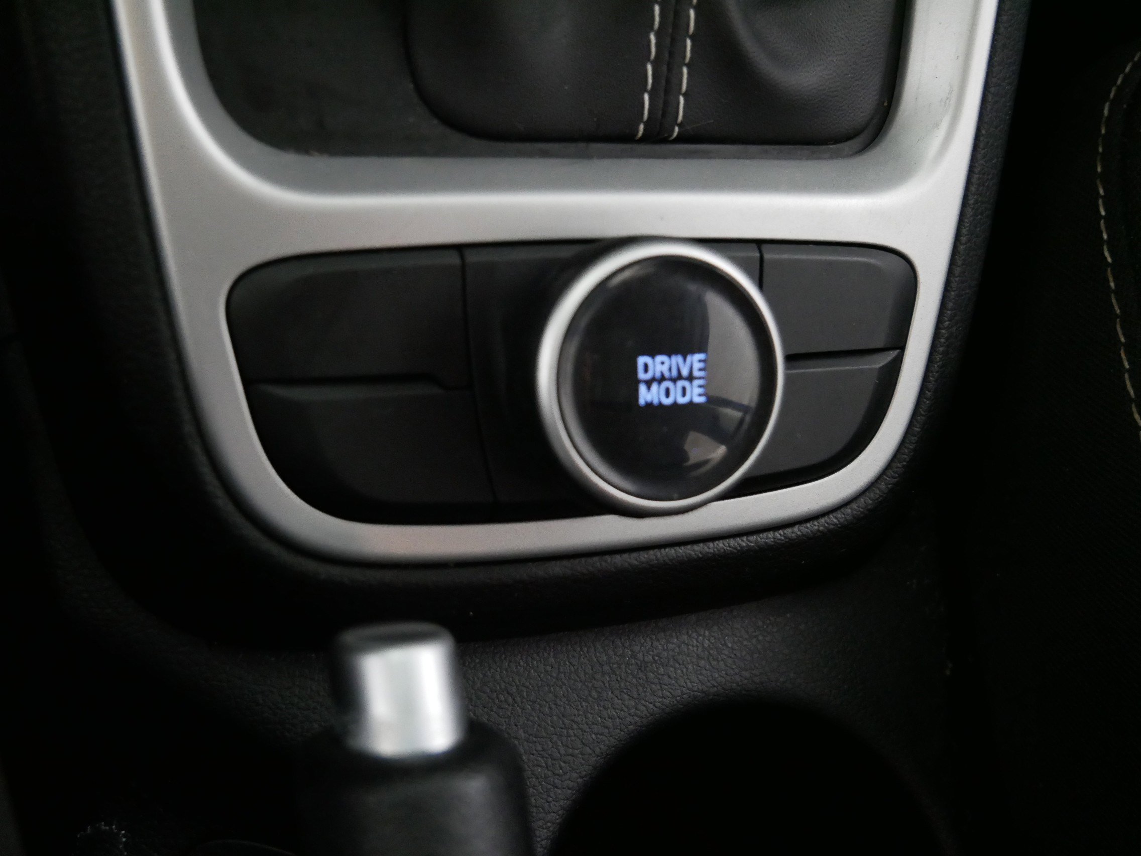 Used 2024 Hyundai Venue SEL image 30