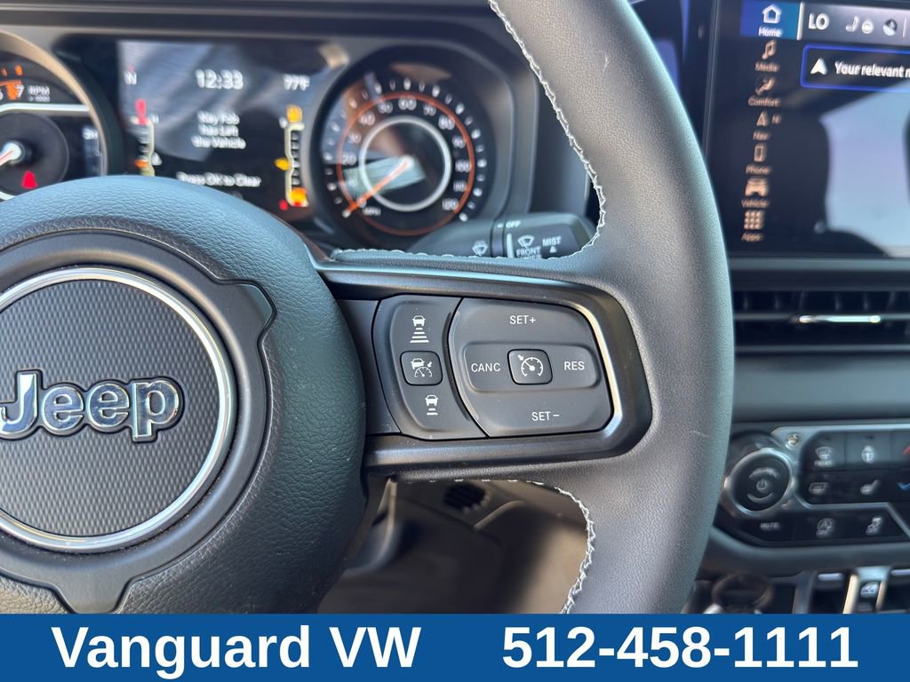 Used 2025 Jeep Gladiator Rubicon AWD/4WD image 22