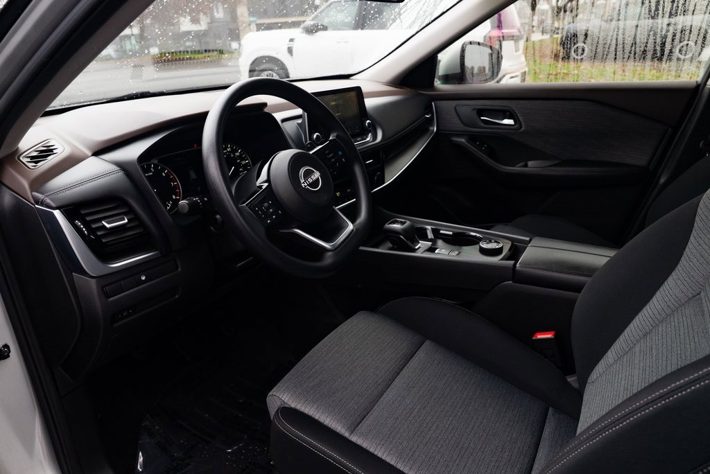 Used 2022 Nissan Rogue SV image 19