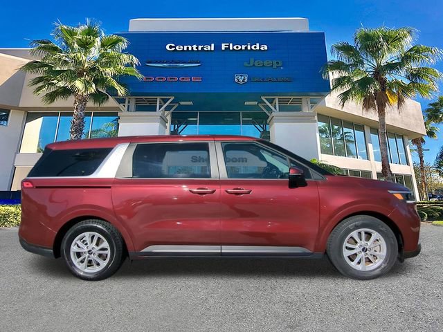 Used 2024 Kia Carnival LX image 4