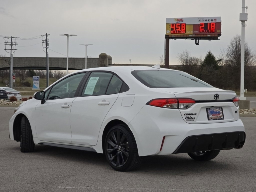 Used 2023 Toyota Corolla SE w/ Carpet Mat Package (TMS) image 7