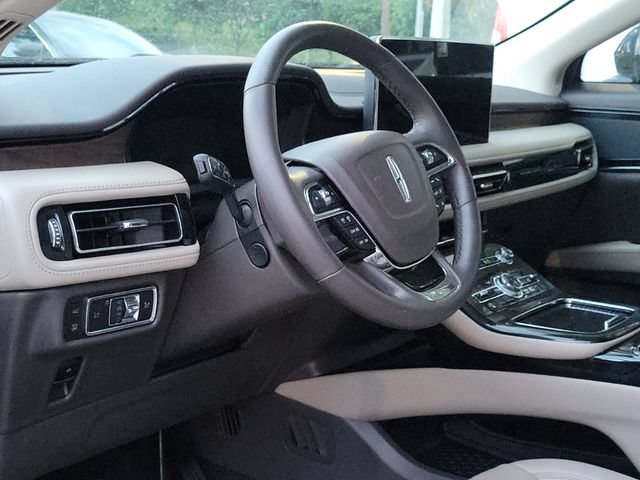 Certified 2023 Lincoln Nautilus Reserve FWD image 10