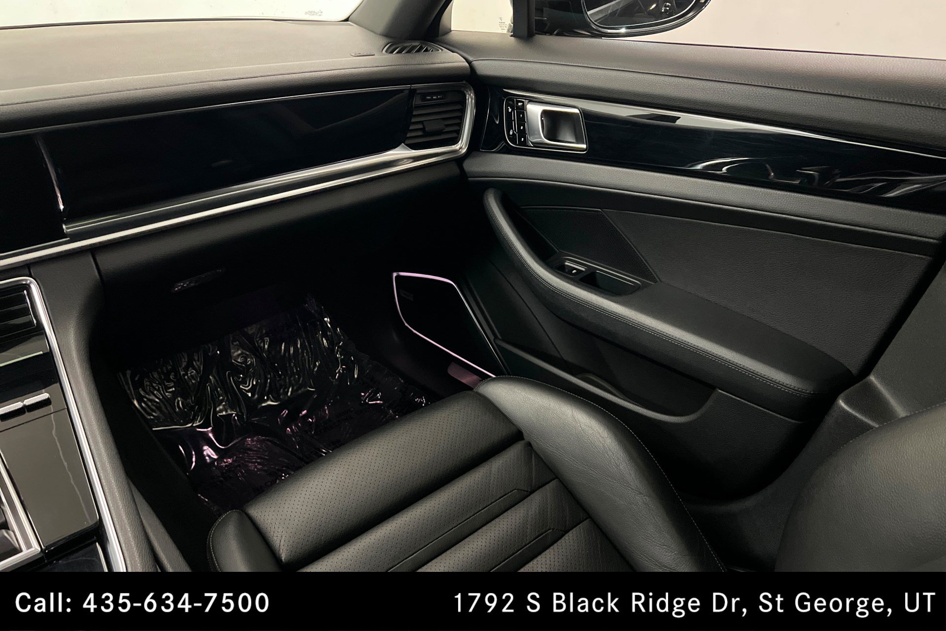 Used 2017 Porsche Panamera 4 AWD/4WD image 10
