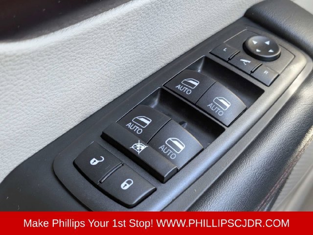 Certified 2019 Chrysler Pacifica Limited FWD image 25