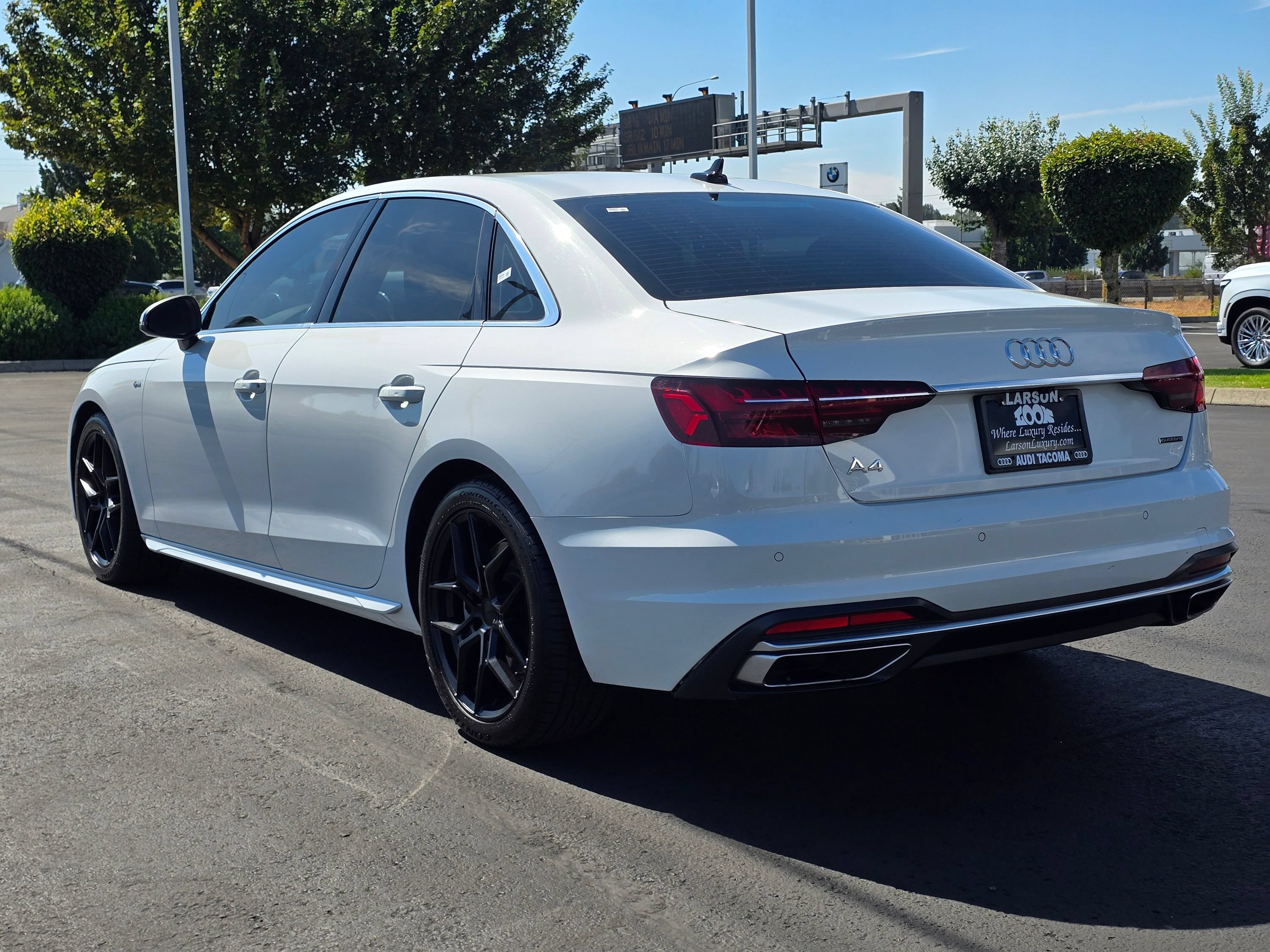 Used 2022 Audi A4 2.0T Premium Plus AWD/4WD image 3