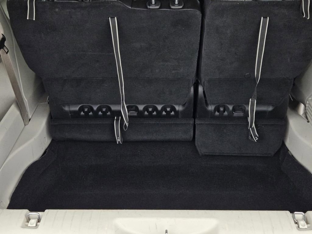 Used 2023 Chrysler Pacifica Touring-L image 9