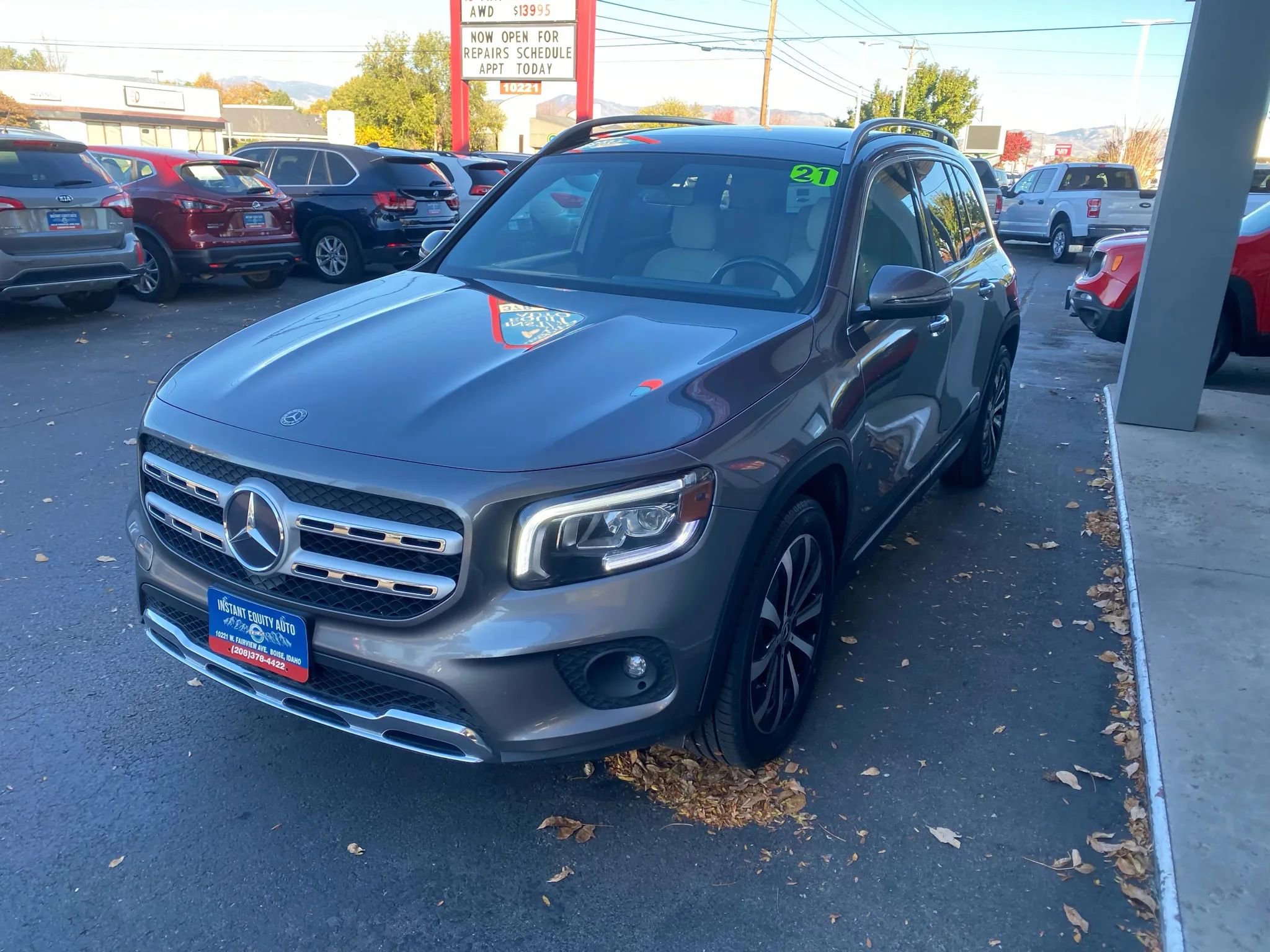 Used 2021 Mercedes-Benz GLB 250 4MATIC image 4